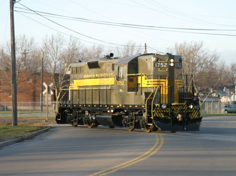 A&B 1752 westbound at Adrian. 2004 [Dale Berry]
